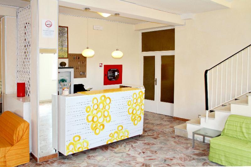 Hotel Lagomaggio リミニ エクステリア 写真
