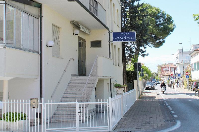 Hotel Lagomaggio リミニ エクステリア 写真