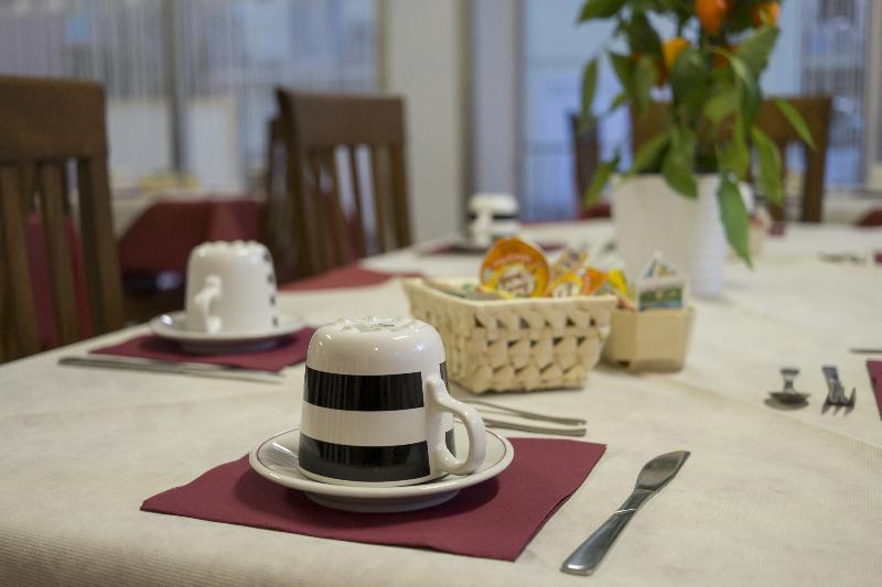 Hotel Lagomaggio リミニ エクステリア 写真