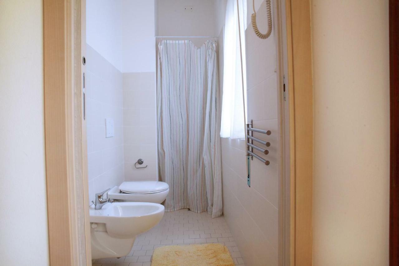Hotel Lagomaggio リミニ エクステリア 写真